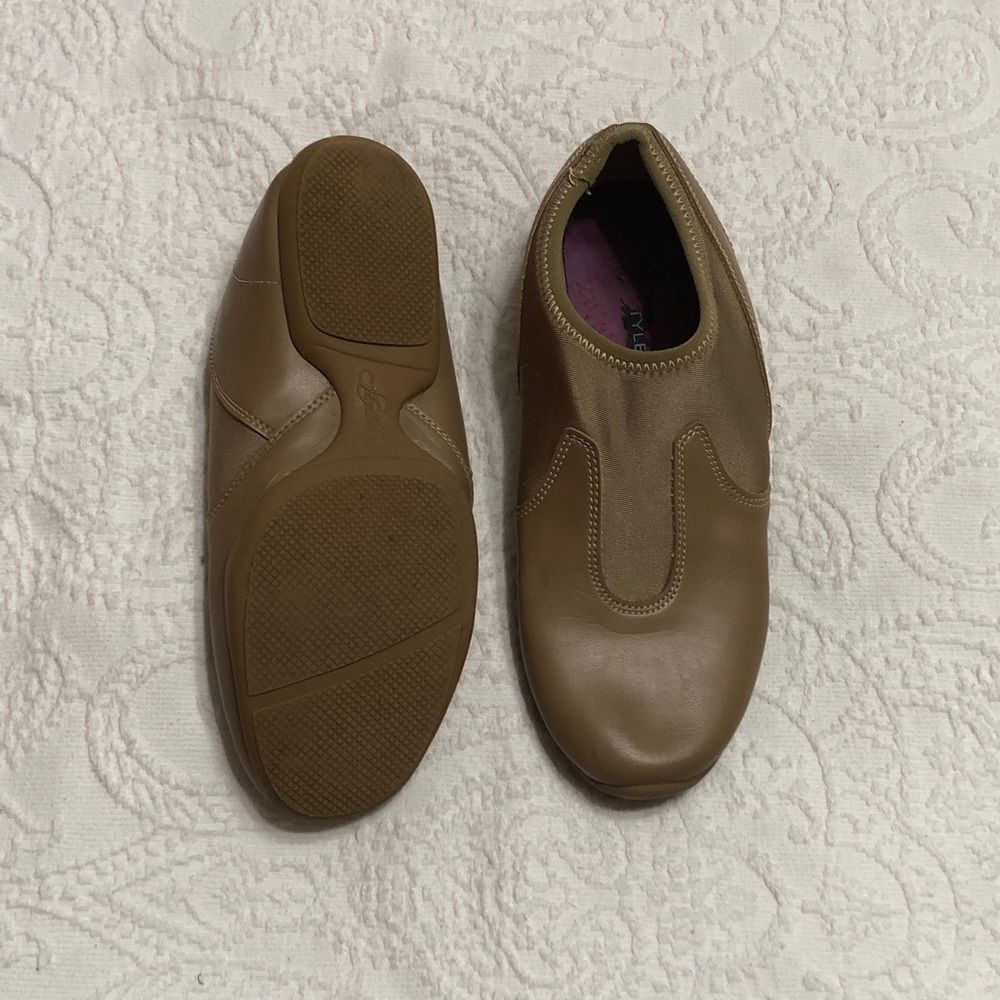 Style Plus Releve Size 7.5M Tan Dance Jazz Shoes